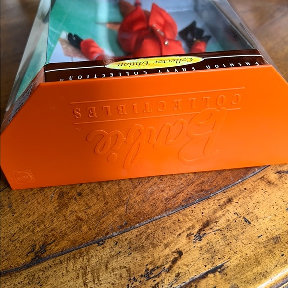 Barbie Tangerine Twist Doll in Orange Ensemble - Picture 8 of 9